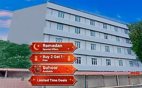 Townhouse Oak Palembang Near Jembatan Ampera Formerly Azzura Hotel